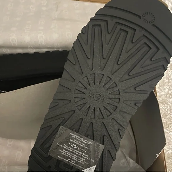 Ugg Tazz slippers